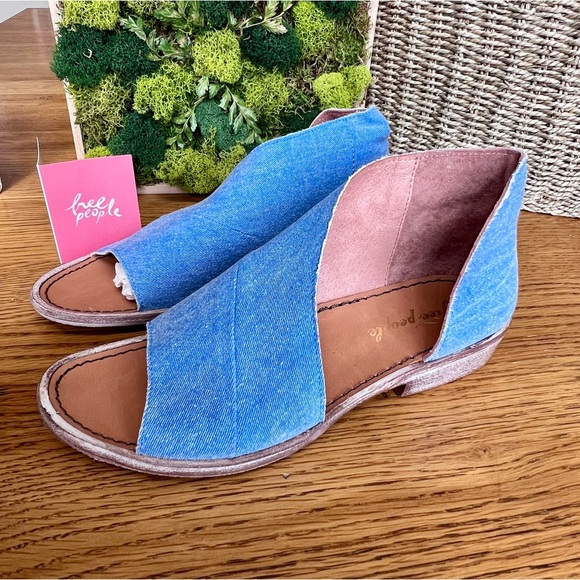 ⭐️ NEW NWT Free People Mont Blanc Asymmetrical Sandal in Denim Size 38/ 7.5 BOX - Picture 2 of 14